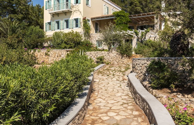 Electra Beachfront Villa - Photo 71