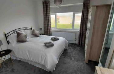 Modern 4 bedroom house in Weymouth Sunny Corner - Photo 12