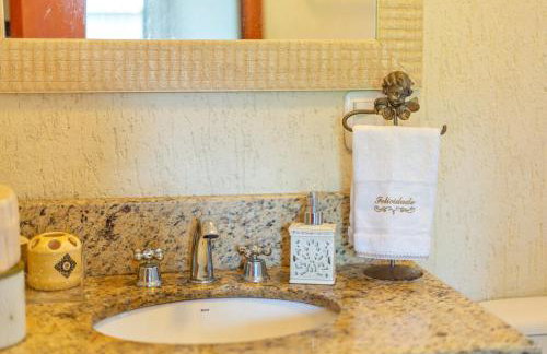 Linda casa em Canela - Jardim, Lareira e Conforto! - Foto 23