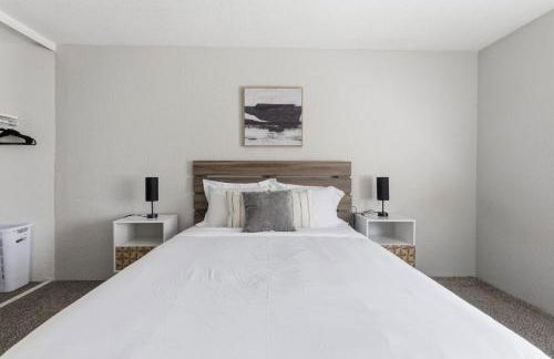 Comfortable stay with smart layout - Photo 10