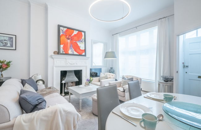 Classic Belgravia Home by Victoria Station by Underthedoormat - Photo 22