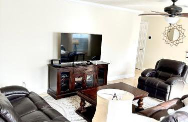 ~~ Big Family Home near 99 / i10 / kid friendly~~ - Foto 2