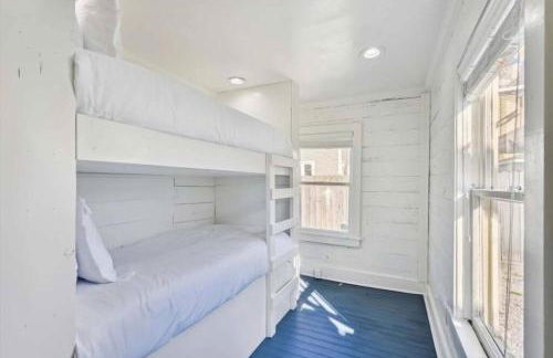 Historic Galveston homes, close to all the island has to offer - Foto 29