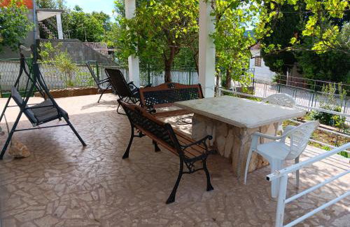 Babaloo Beach Apartments - Photo 14