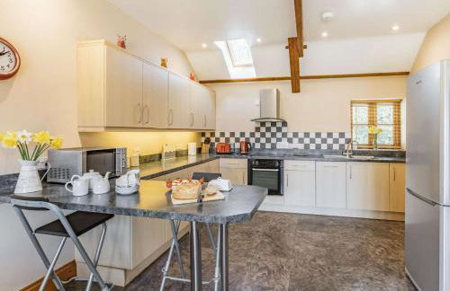 3 Bed in Callington oc-mbarn - Foto 8