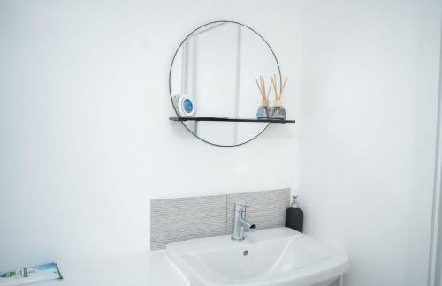 Modern 2BR Home in Manchester - Foto 3