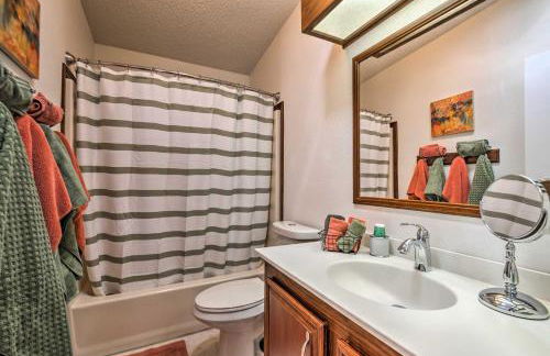 Lovely Lady Lake Home with Resort Amenities and Lanai! - Foto 18