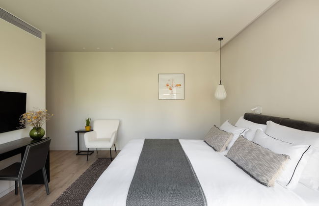 The Y House - Photo 13