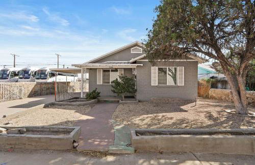 Renovated Stay, Parking, Near DT & Airport - Foto 31