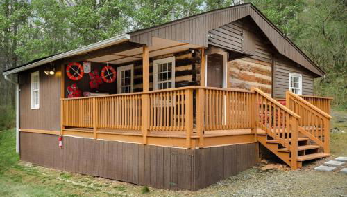 Creekside Cabin w Hot Tub, Fire Pit, Grill, WiFi! - Foto 1