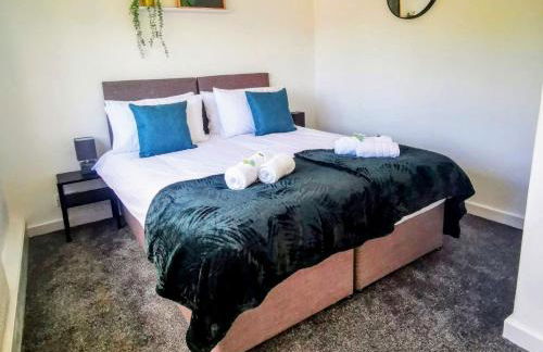 No 7 - Bright, Spacious 3 Bed Home with Parking & WiFi - Foto 20