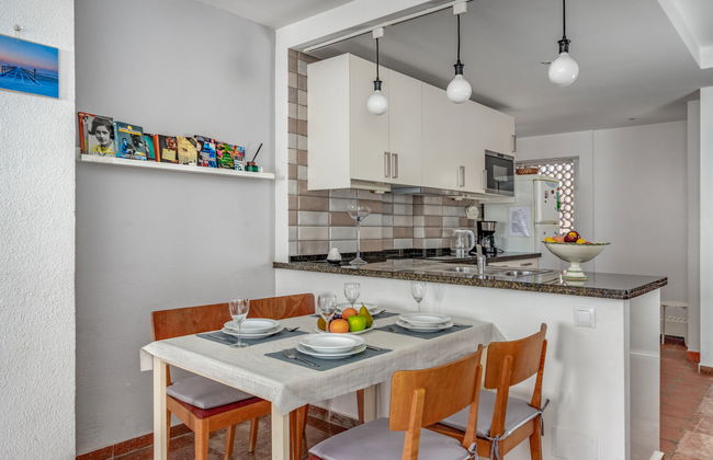 2 bedroom Apartment in Fuengirola with swimming pool and terrace - Photo 4