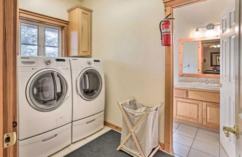 Spacious Lake Arrowhead Home with Putting Green - Foto 35