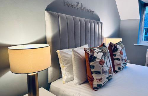 High Rise Apartment - Photo 12