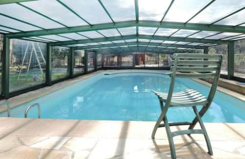 CHALET PISCINE COUVERTE/JARDIN/TERRASSE - Foto 1