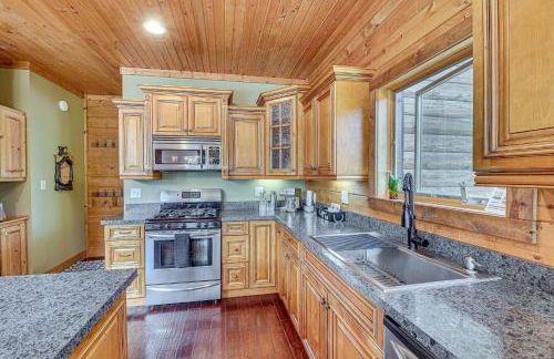 Game Room, Deck and Views Idyllic Slaty Fork Cabin - Foto 8