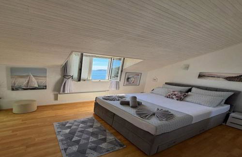 Indy's Beach Apartments -Two Bedroom Apartment with Balcony and Sea View - Photo 38