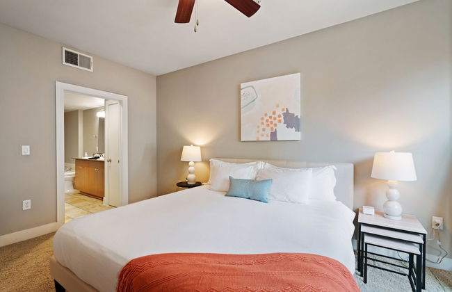 Plano Amazing 2BD 2BA Apartment - Foto 1