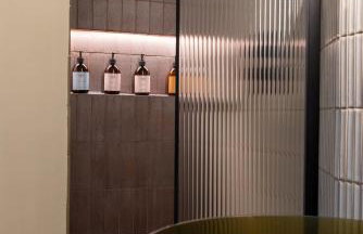 JOIVY Contemporary Cottage with Free Parking - Foto 37