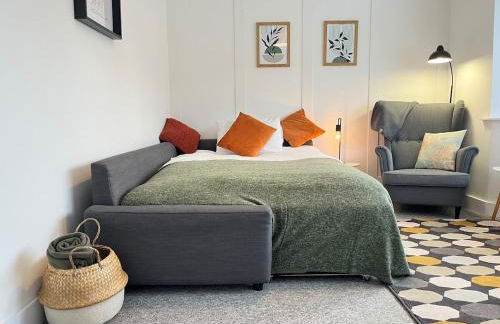 Briants, for Families & Contractors - Free Parking - Photo 37