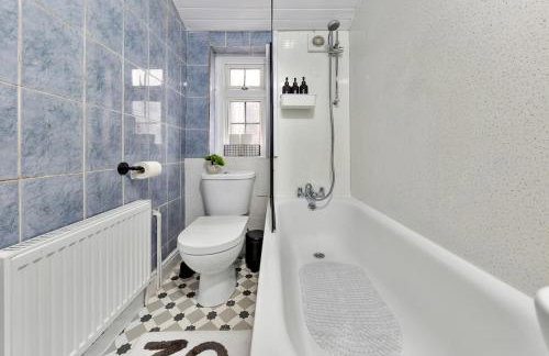 Citylink Spacious 5-Bedroom House,Wi-Fi,Easy Access to Excel and Central London - Foto 17