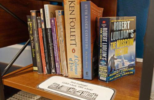 Charming and Cozy Private Home Walking Distance to Downtown - Foto 38