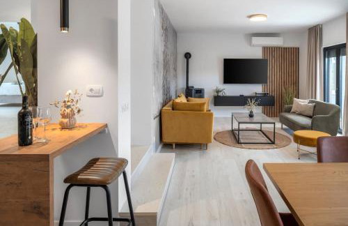 Apartment Gironi with Pool, Jacuzzi - Photo 17