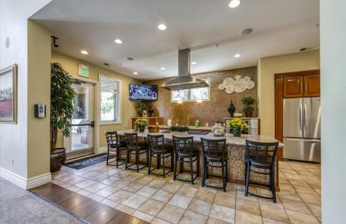 New Luxurious 1BR Apartment Heated Pool Spa & Sauna - Foto 48