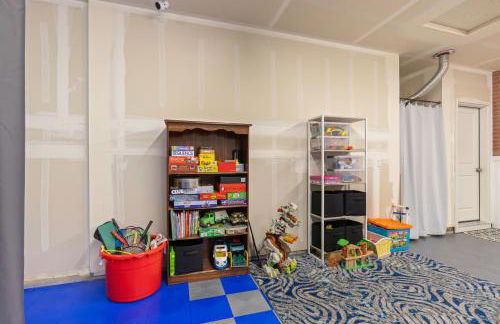 The Explorer! Extra Game Room, Fire pit Sleeps 10! - Foto 37