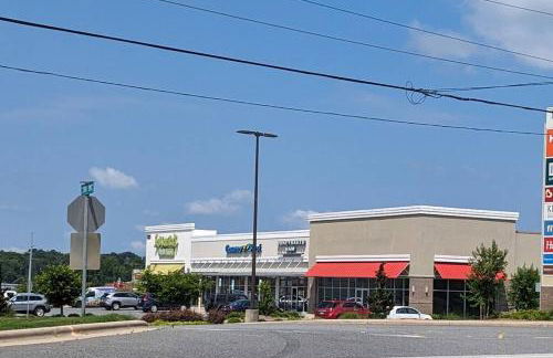 Modern home steps to historic downtown Salisbury - Foto 44