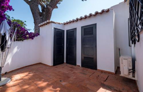 Traditional 3 bedroom villa with great pool in the heart of Vale do Lobo - Photo 31