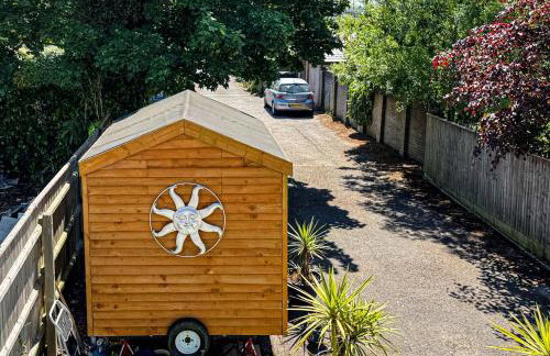 The Sashes - Stylish Apartment - FREE Parking - Ultrafast WIFI - Smart TV - Netflix - sleeps up to 6! Close to Poole Town Center & Sandbanks & Bournemouth - Foto 13