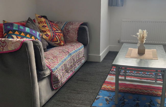 Charming 1-bed Loft Apartment in Romford - Photo 7