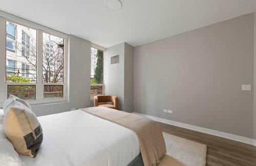 The Bernadin- Designer 3BR City Center with Balcony - Photo 15