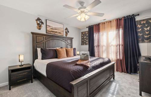 Elegant Retreat Spacious with Outdoor Fireplace - Foto 24