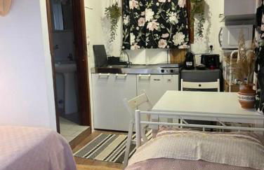 Sofia Skyros - Photo 2