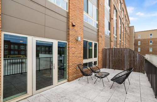 Chic 1BR Alexandria Retreat - Fast Metro Access - Photo 19
