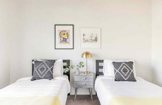 Lloyd by Avantstay Palm Spring Paradise w/ Pool, Large Yard & Table Tennis! Permit#3779 - Foto 6