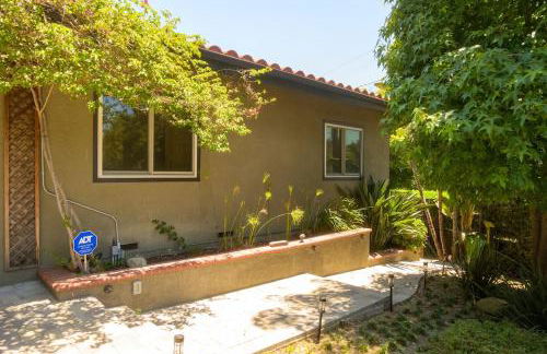 Charming and Cozy 1 Bedroom 1 Bathroom Guest Suite in Silverlake - Foto 22