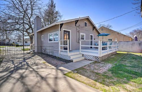 Pet-Friendly Sacramento Home about 5 to Downtown! - Photo 25