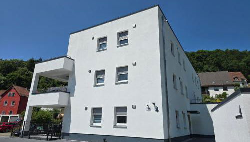 Großes Apartment mit Küche, Dusche, Badewanne, Balkon, Parkplatz vor dem Haus, schnelles Internet, ADA5 - Photo 4