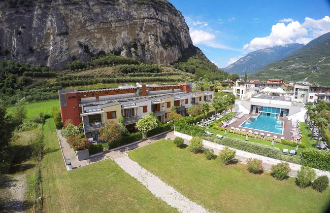 The Peace Of The Lake - Photo 2