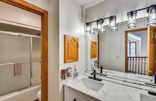 Huge Family Home with Pool - 13 Mi to Lake Michigan! - Foto 17