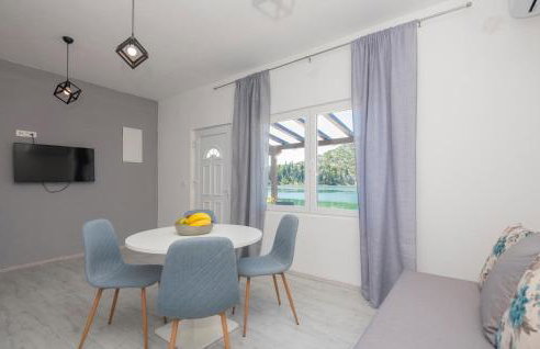 2 Bedroom Nice Apartment In Rogotin - Photo 5