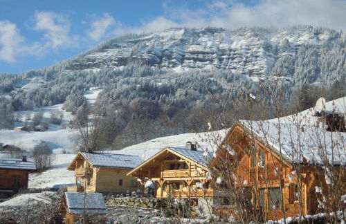 A4 km de Megève très joli studio avec jacuzzi ,vue sur les montagnes au calme - Foto 18