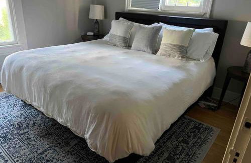 Beautiful Luxury Suite B of Shorewood Home - Foto 5