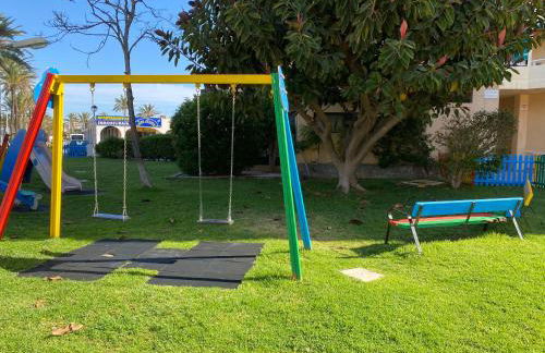 La Manga km 0, pisos estudios - planta baja - 100m de la playa - studio flats - ground floor - 100m from the beach, cada con bicis & tabla SUP, piscina & pádel & tenis & más - each with bikes & SUP board, pool & paddle & tennis & more - Foto 65