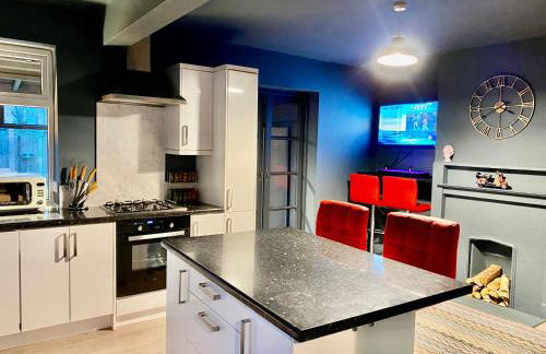 4 Bedroom House - DISC0UNTS - Parking, Contractors, Group, Family - Foto 40