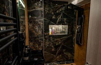 S&J Luxury Apartments - Photo 22