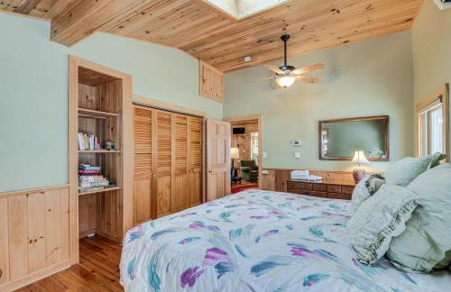 Waterfront North Hero Home with Screened Porch - Foto 13